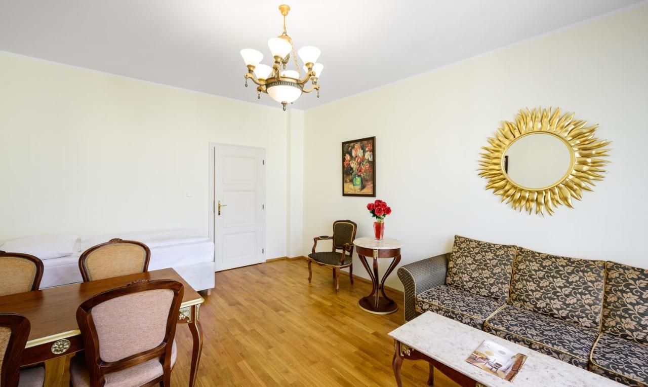 Residence Romanza Mariánské Lázně Exteriör bild